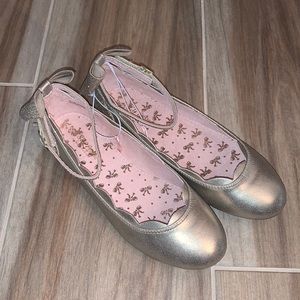 Girls dress shoes ✨